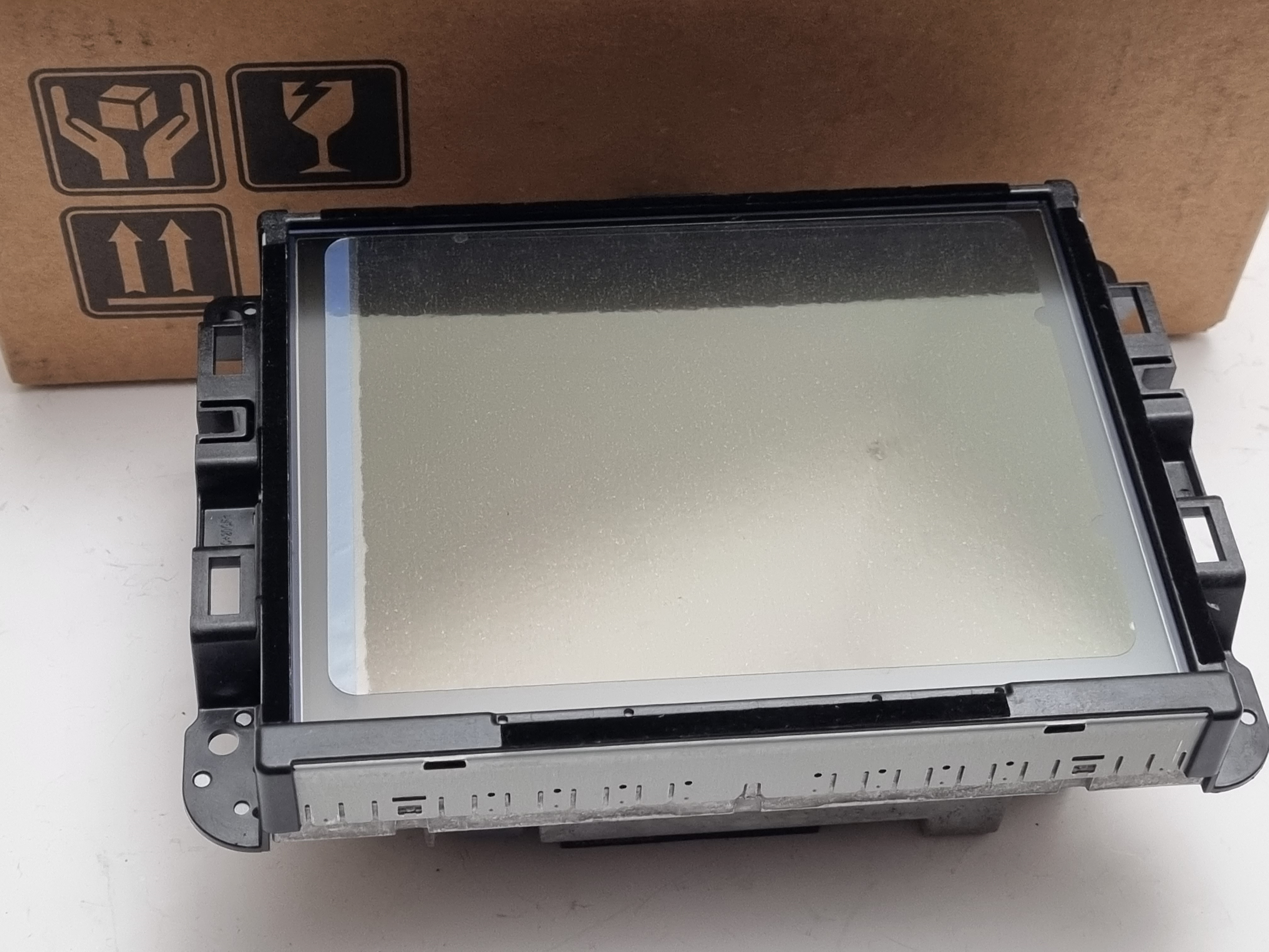 OE Mopar 68224536AL Multimedia Radio mit Bluetooth